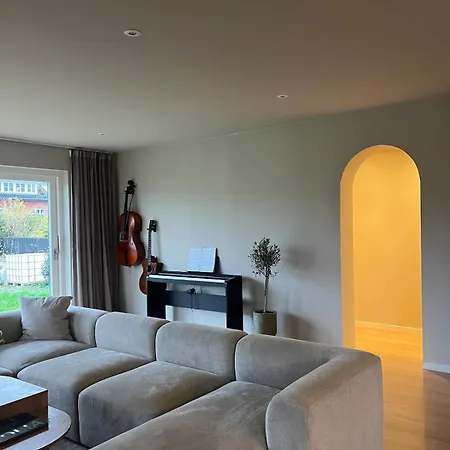 Modern - Walk To & 20m Train To Cph Koge