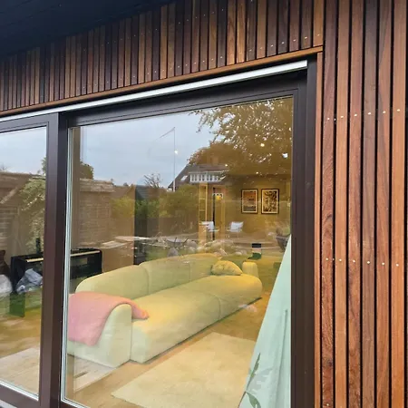 Modern - Walk To & 20m Train To Cph Feriehus