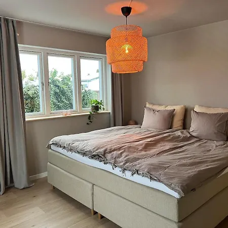 Feriehus Modern - Walk To & 20m Train To Cph *