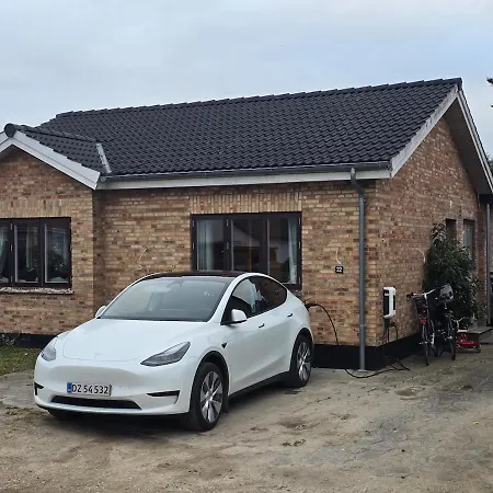 Modern - Walk To & 20m Train To Cph