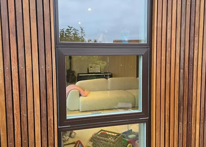 Modern - Walk To & 20m Train To Cph *