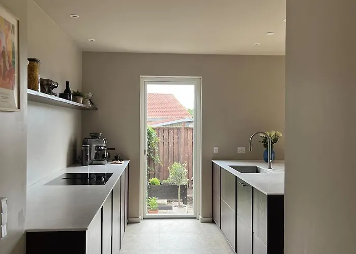 Modern - Walk To & 20m Train To Cph Feriehus Koge