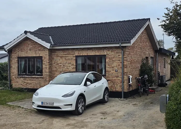 Modern - Walk To & 20m Train To Cph