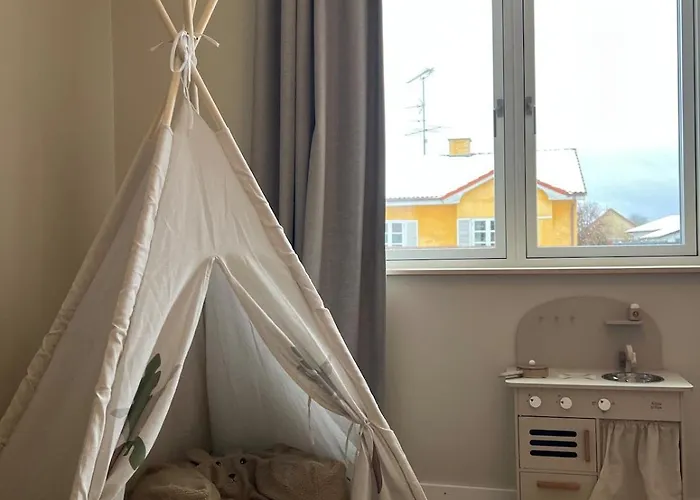 Feriehus Modern - Walk To & 20m Train To Cph