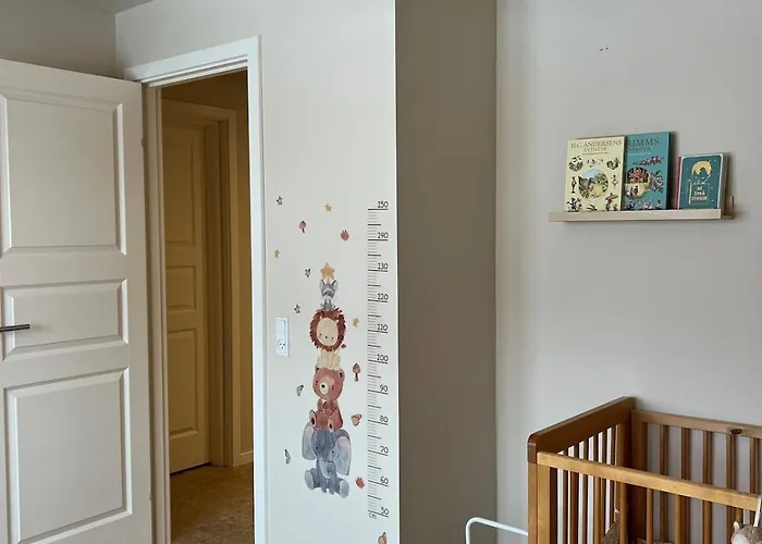 Modern - Walk To & 20m Train To Cph Koge