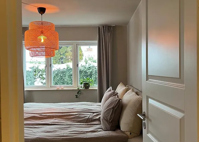 Modern - Walk To & 20m Train To Cph Koge